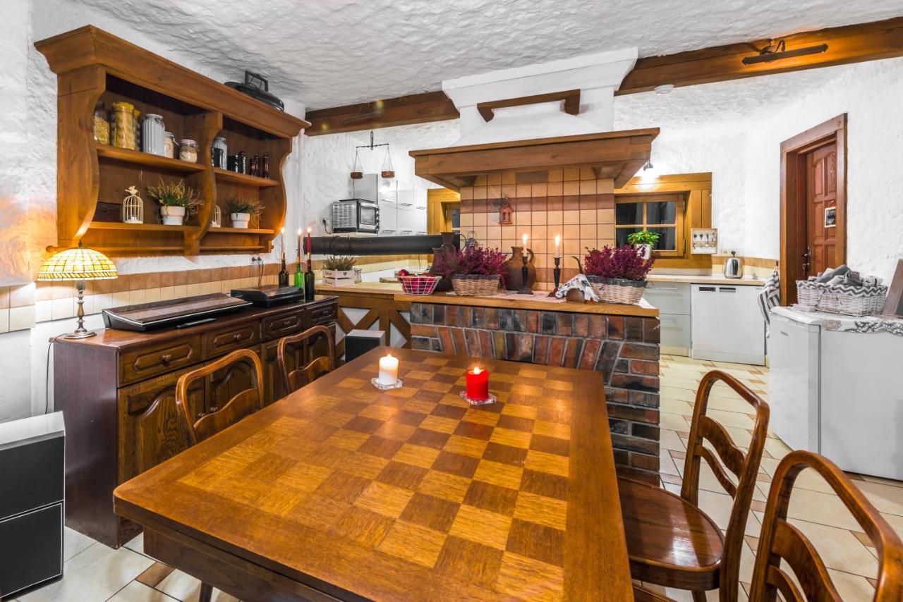 Hotel Dworek Wiktorowo Budki Petrykowskie Exteriér fotografie